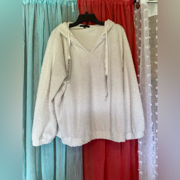 Adrienne Vittadini Tops - Women’s 3X Adrienne Vittadini White Hooded Sweatshirt. White